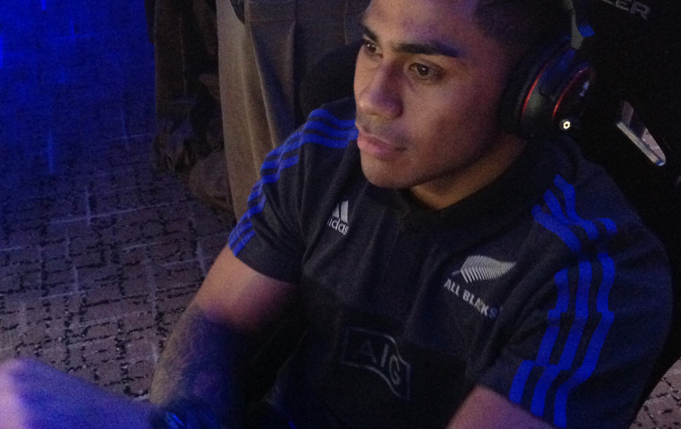 New Zealand All Blacks World Cup Winning Rugby Star - Malakai Fekitoa