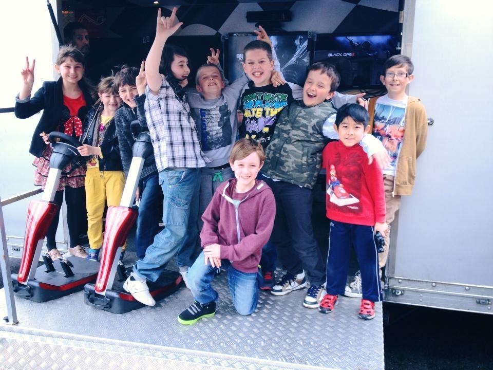 Mobile exhibition unit kid's party 